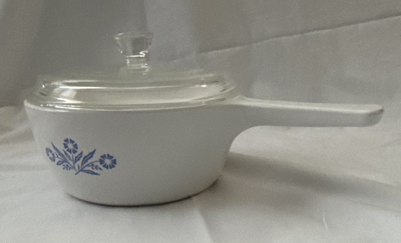 Vintage Corning Ware Blue Cornflower P-82-B 1.5 Pint Saucepan with Glass Lid