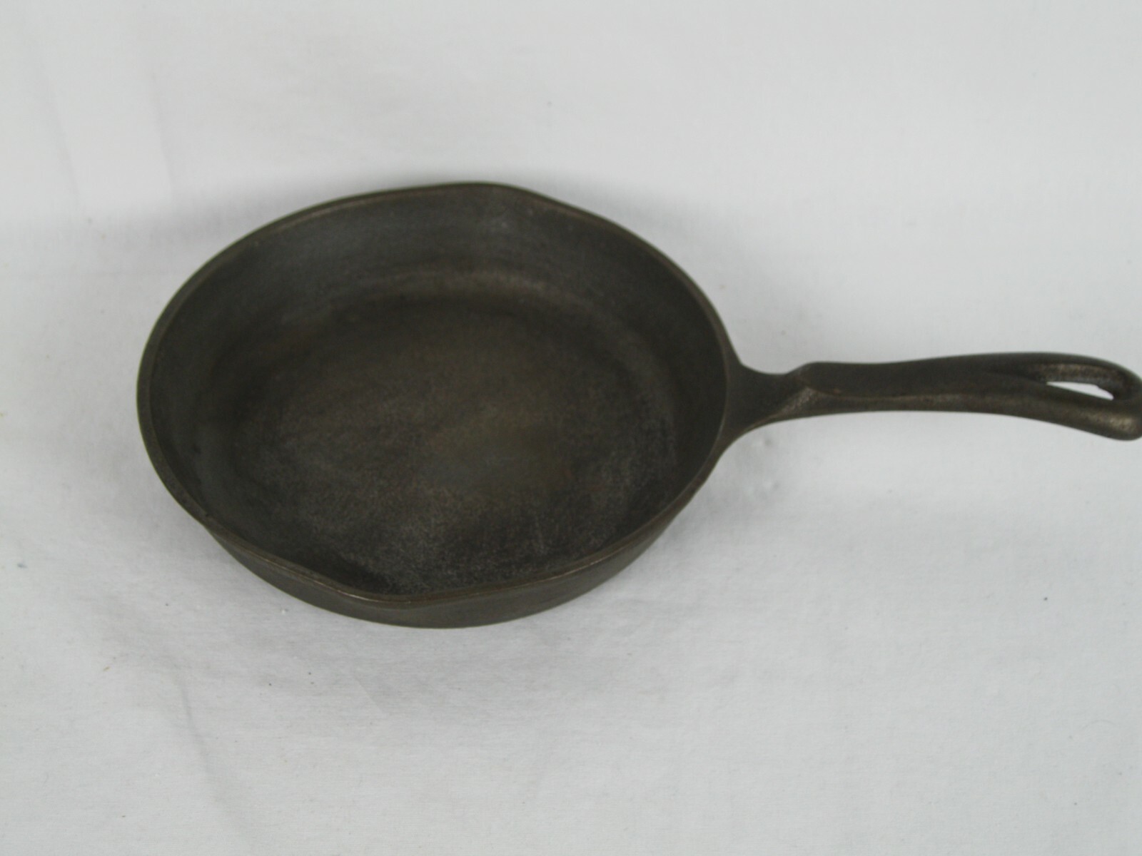 Vintage Wagner Ware 8″ /20 cm.Inch Cast Iron Skillet Made in USA B 2-98