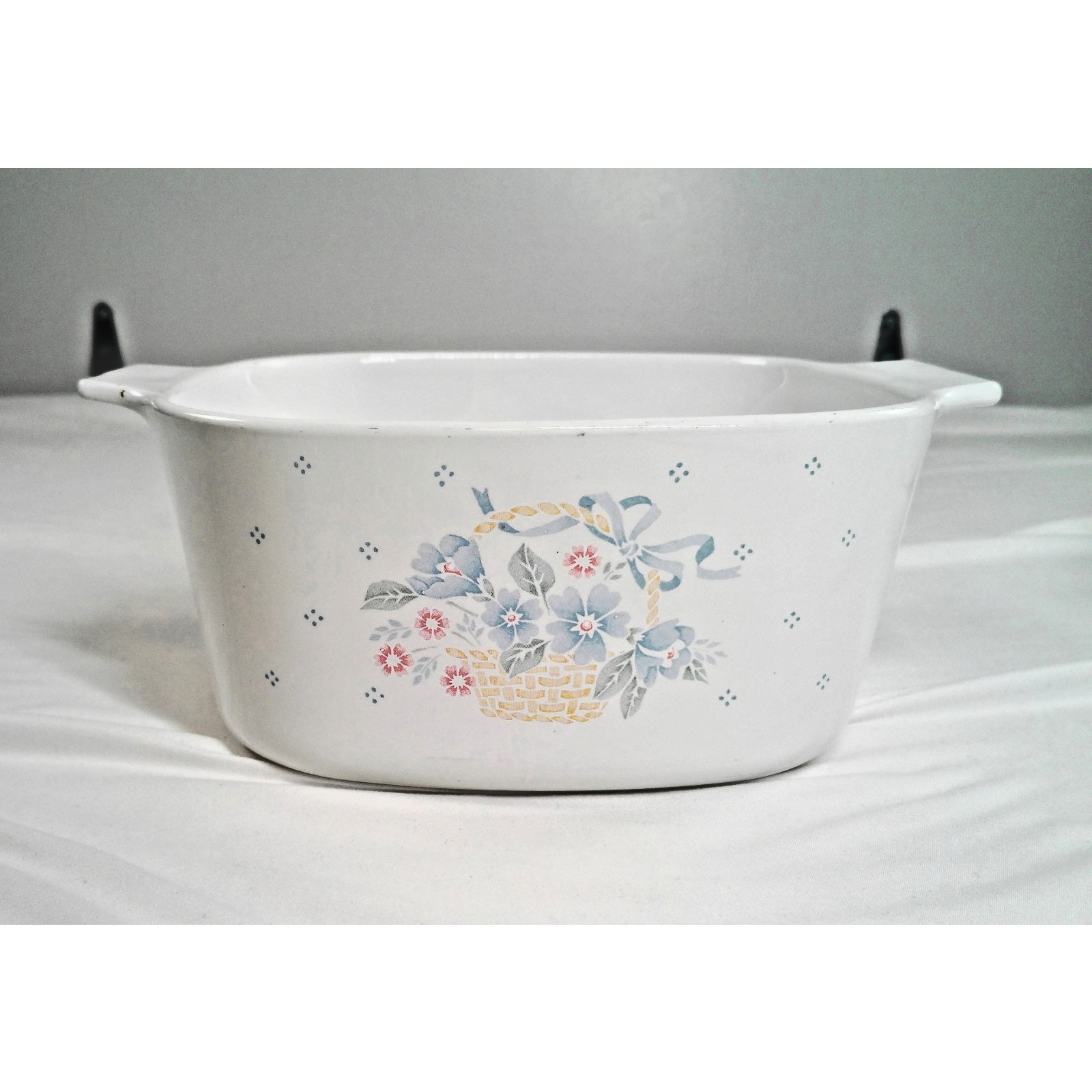 Corning Ware Blue Floral Basket 2L & 3L Casserole Dishes w 1 Lid Vintage Set