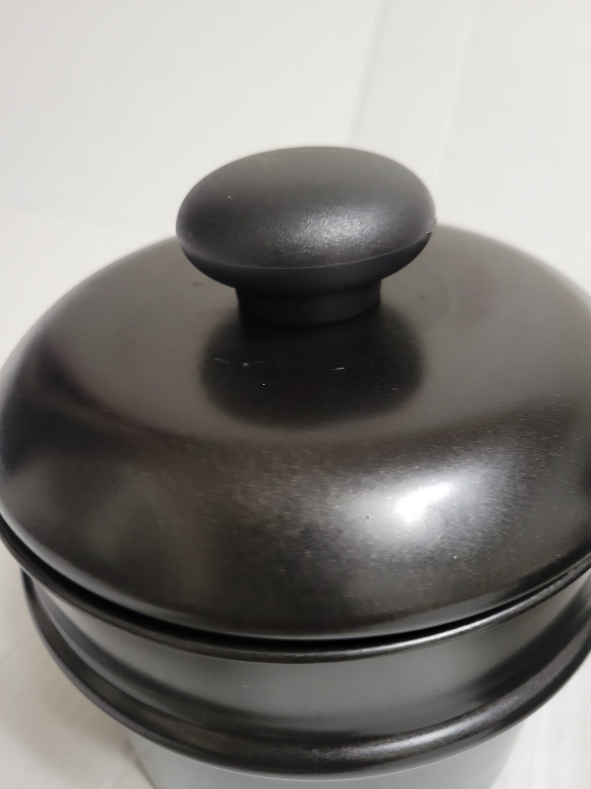 Black Non-Stick Metal Saucepan w/ Lid Long Handle 1 qt 500°F Model 1310
