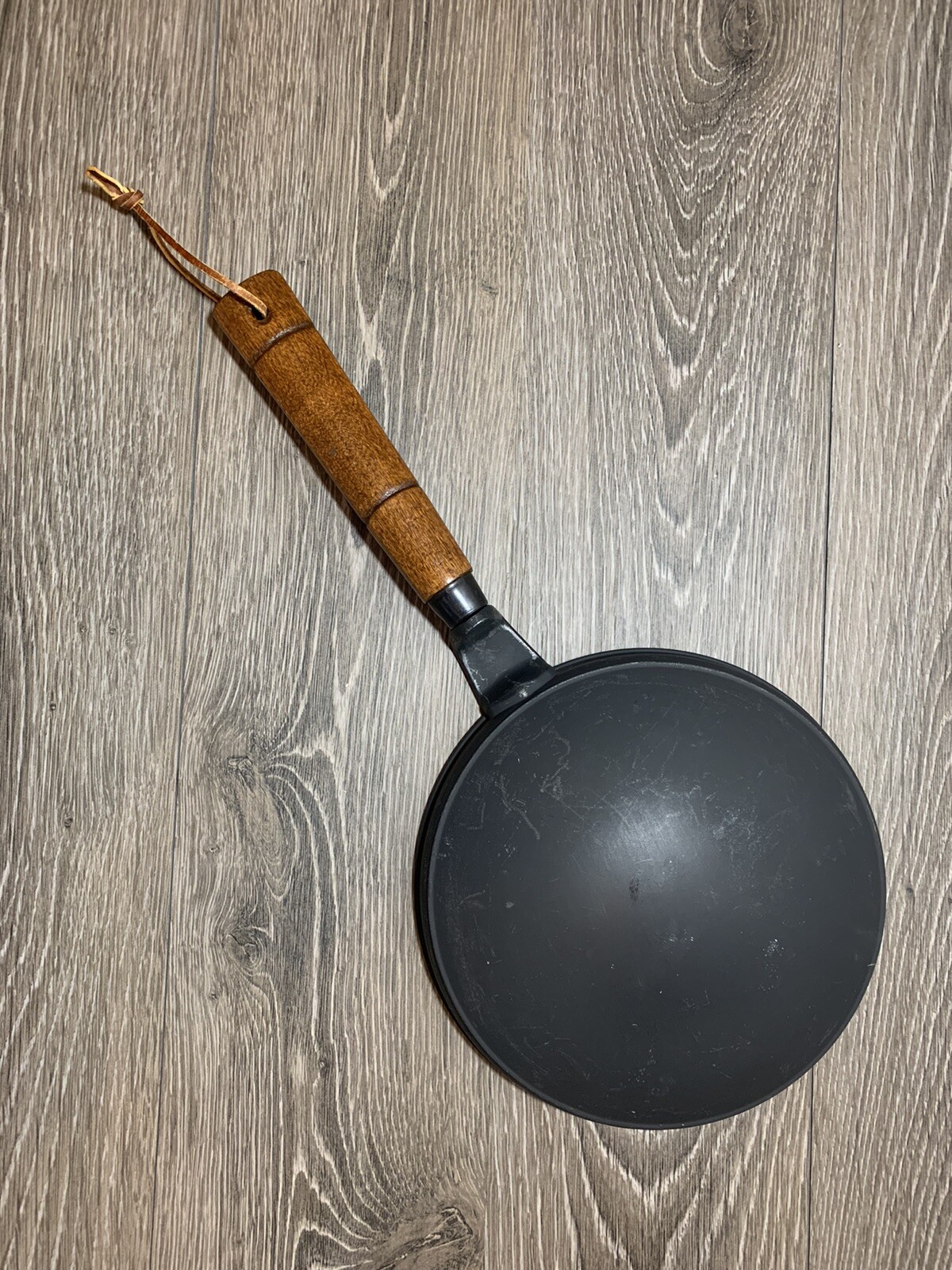 Vintage NORDIC WARE CREPES N’ THINGS 8.5” Cast Aluminium Wooden Handle USA