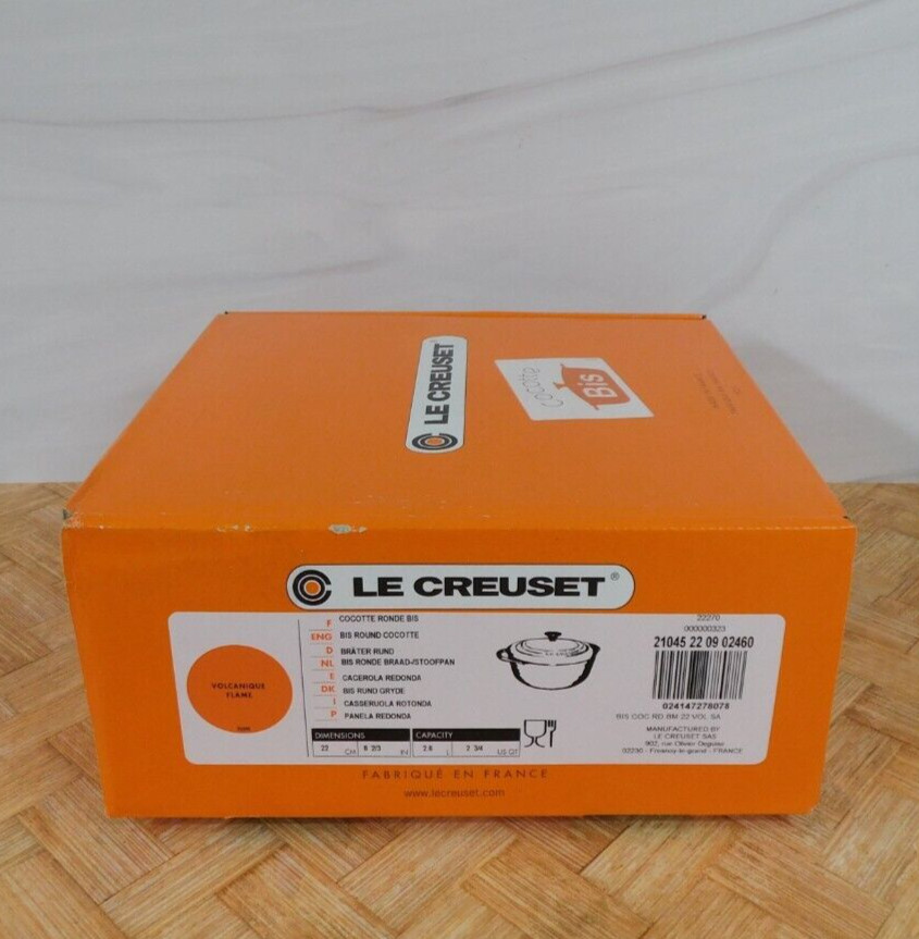 Le Creuset Cast Iron 2.75 Quart Shallow Round Dutch Oven, Flame – New