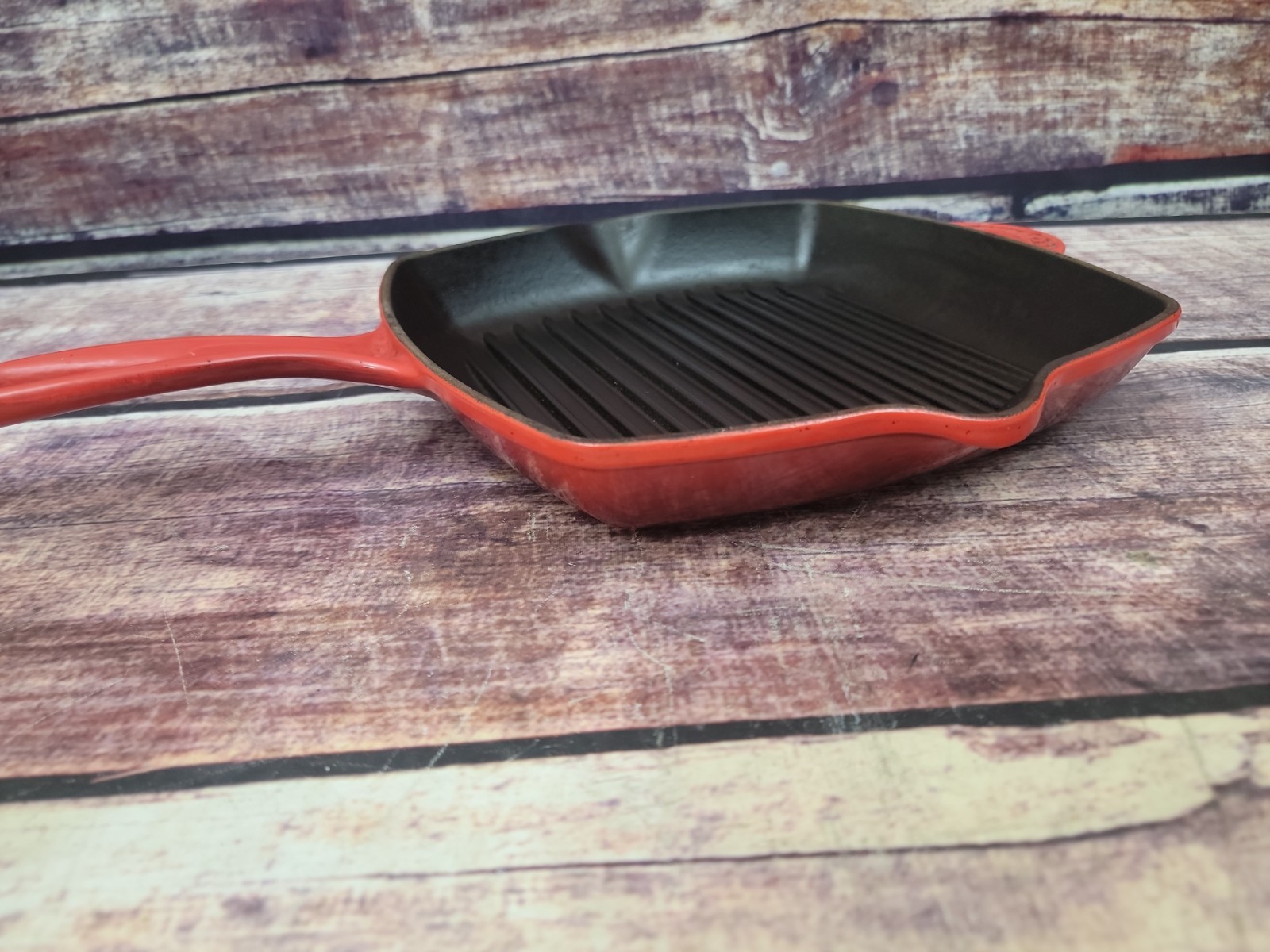 Le Creuset Signature Cast Iron Square Skillet Grill Pan 26cm – Cerise Red