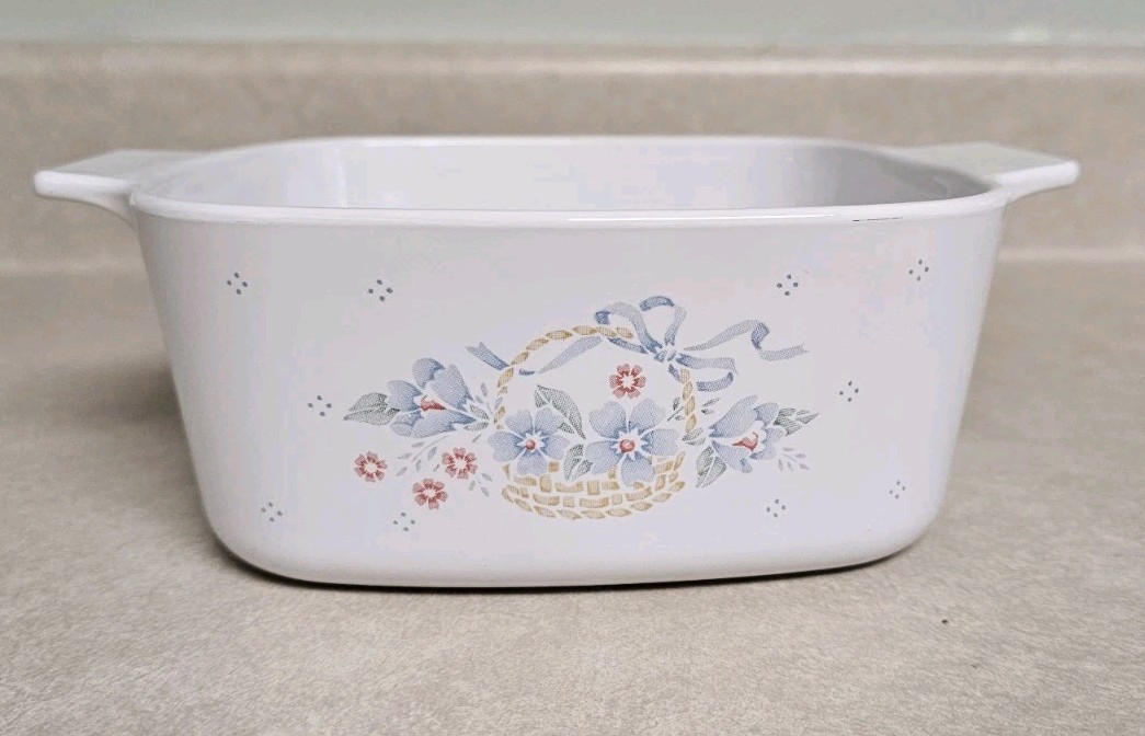 Vintage Corning (A-1 1/2-B) 1.5 Liter Casserole Dish Country Cornflower *No Lid*