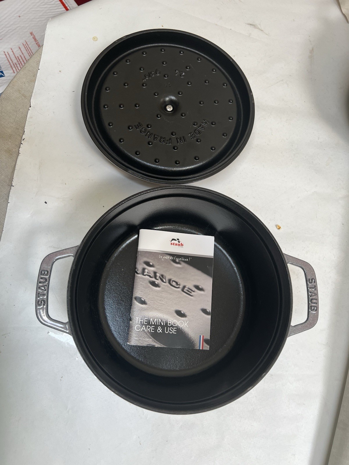 New STAUB Cast Iron Dutch Oven 4 qt Round Cocotte Lilac Made In France NWOB