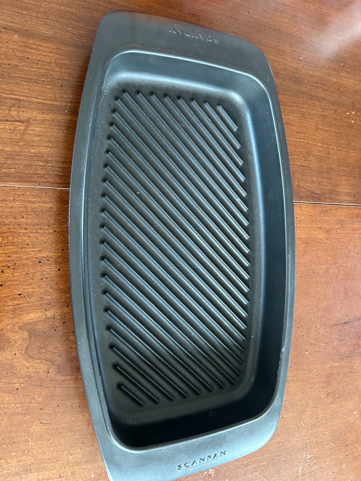 Scanpan Classic Deep Oval Grill, 15-3/4-Inch by 8-3/4-Inch, Made in Denmark