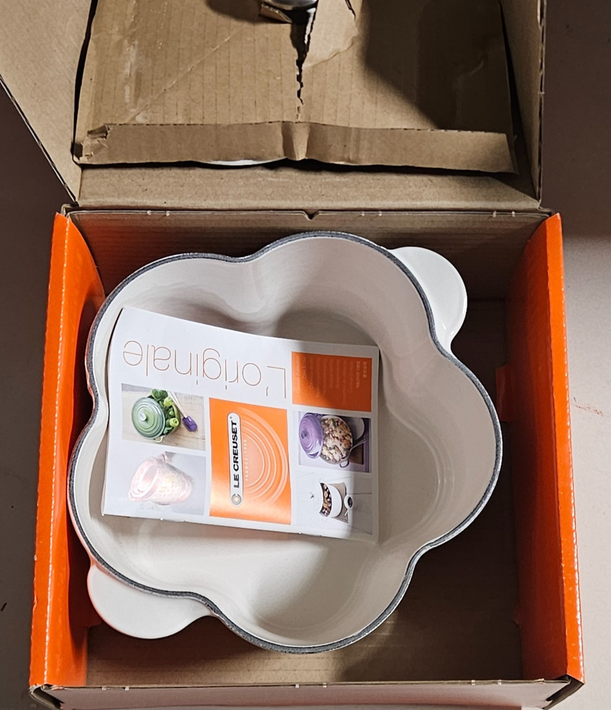 Le Creuset Cocotte Fleur Flower Shaped Casserole “2 1/4”Qt Soleil NEW