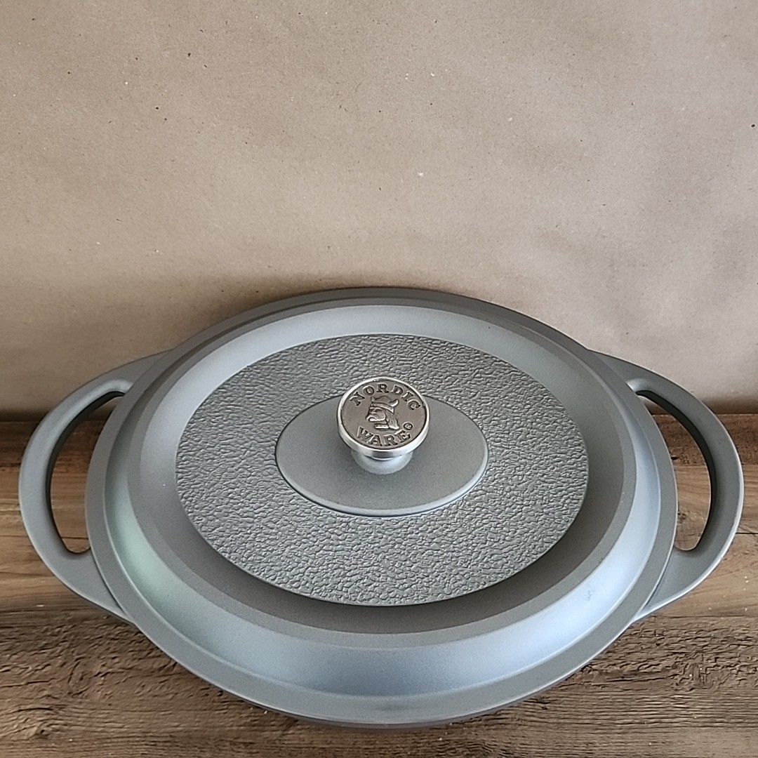 NORDIC WARE 6qt Dutch Oven/Roaster with Lid Cast Aluminum MADE IN USA
