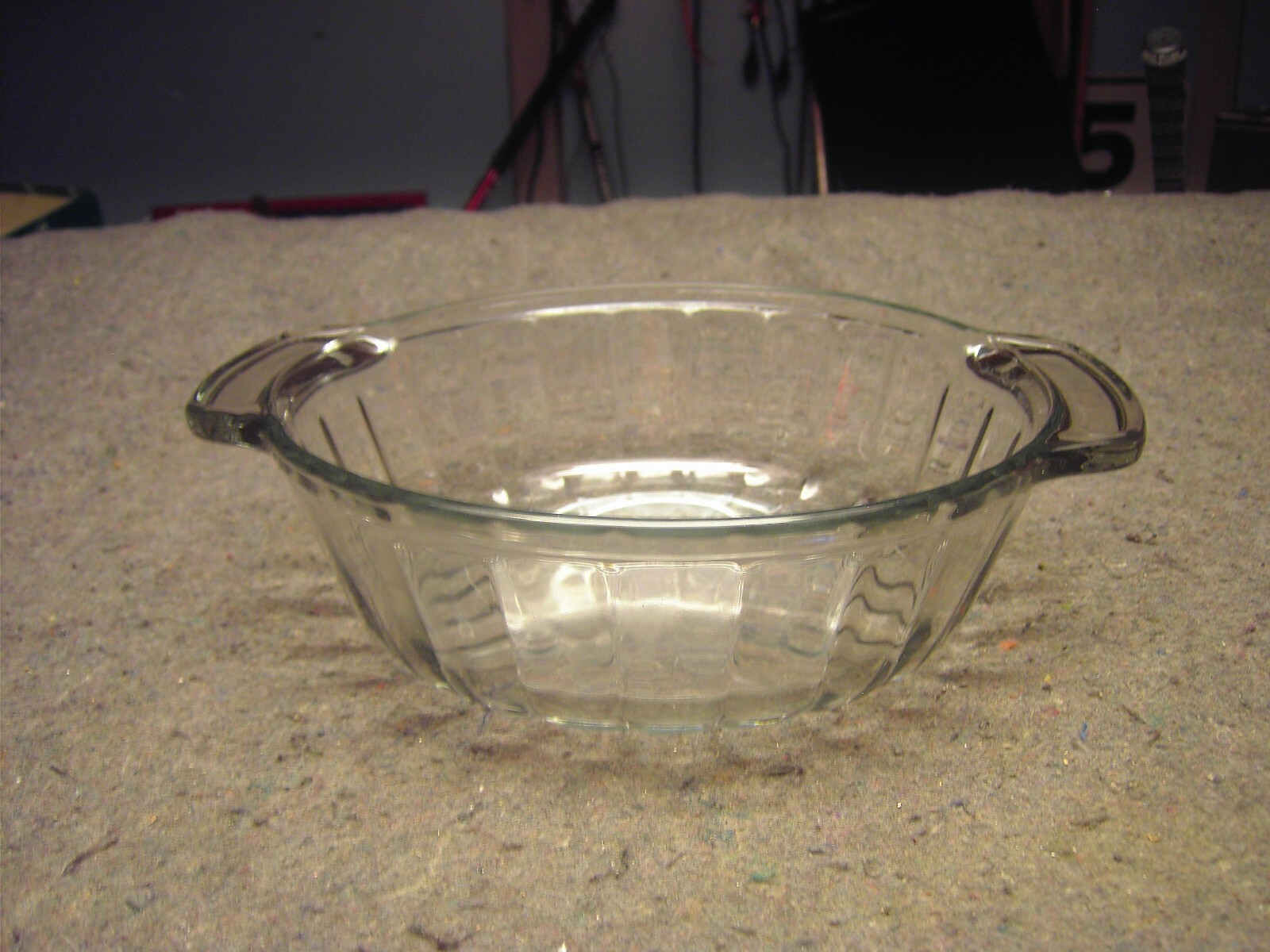 Anchor Hocking 2 quart Sculpted Casserole Dish In Good Condition