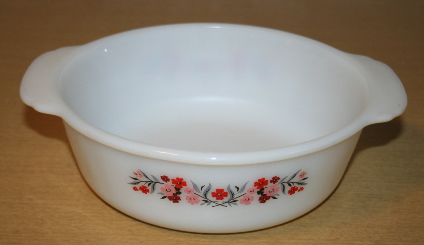 Fire King Primrose 1-1/2 Quart Round Baking or Casserole Dish