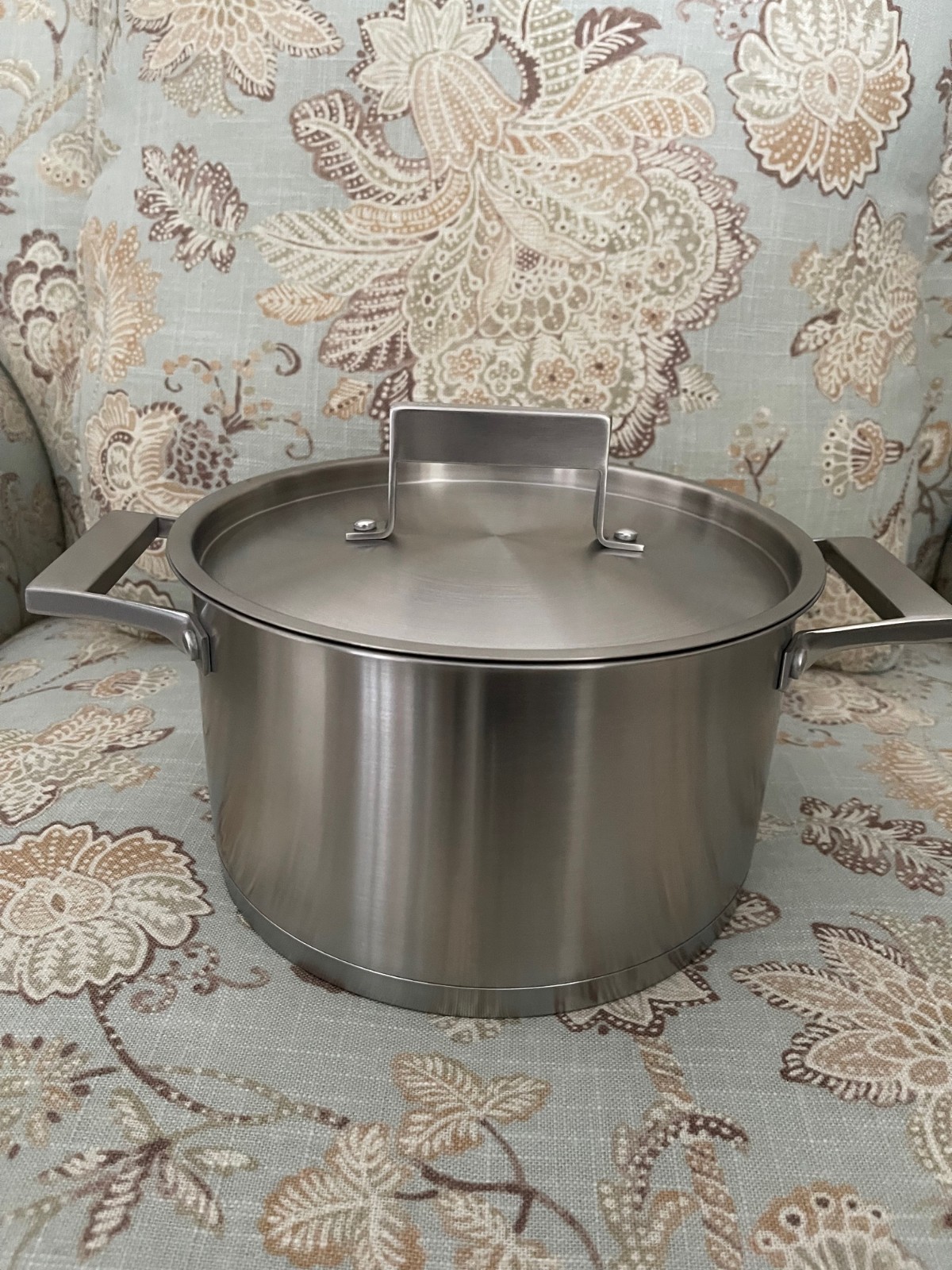 Brand New AAVA Elements Stainless Steel Stock ~Casserole Pot~Lid