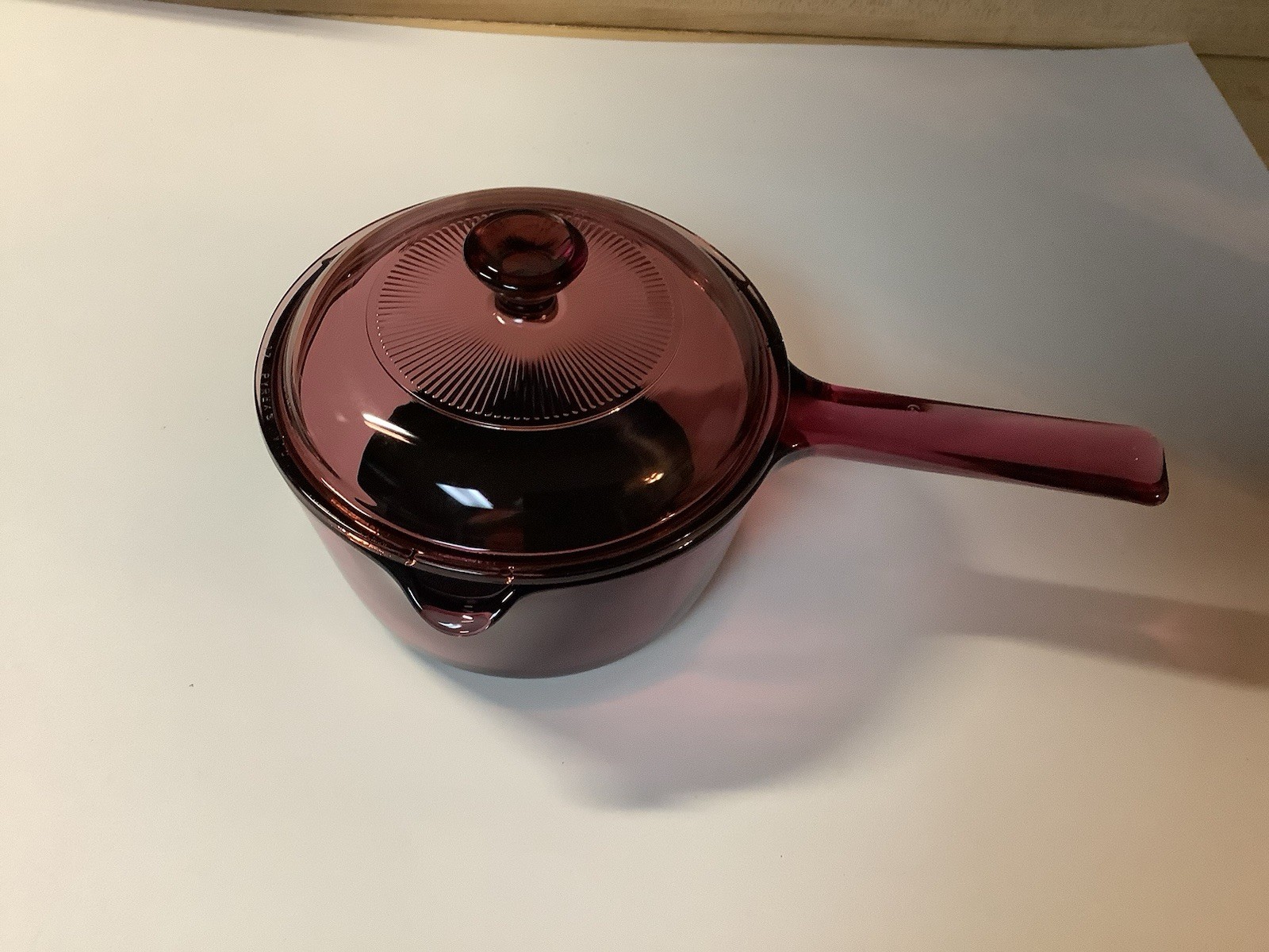 Corning Pyrex Vision Ware Cranberry 1L Saucepan W Pour Spout & Lid- Teflon **NEW