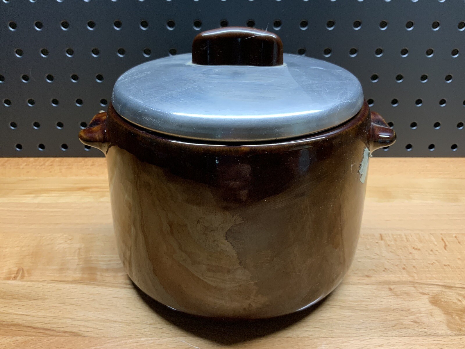 Vintage West Bend Brown Glaze Ceramic Bean Pot Crock Cooker With Metal Lid
